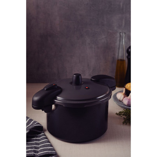 Imagem PANELA DE PRESSÃO TRAMONTINA VALÊNCIA BLACK EM ALUMÍNIO COM REVESTIMENTO CERÂMICO PRETO 24 CM 7 L