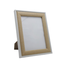 Imagem de PORTA RETRATO EM MDF COM BORDA EM DETALHE PALHA 15X20CM COR BEGE - ENTRE CASA  - Inverno Verao Comercio De Modas E Decoracao Eireli
