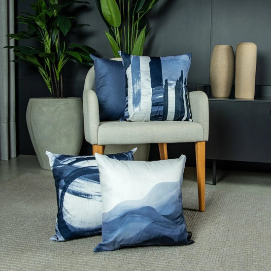 Imagem ALMOFADA VELVETEEN DECORATIVA 804 LISA AZUL 43 CM X 43 CM COR BRANCO E AZUL 