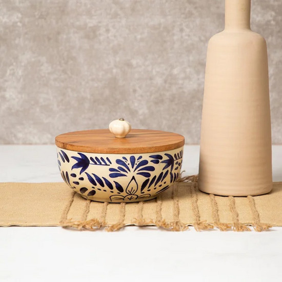 Imagem POTICHE COM TAMPA VERSAILLES NARSCISO EM CERÂMICA ARTESANAL 11X20CM - COPA&CIA