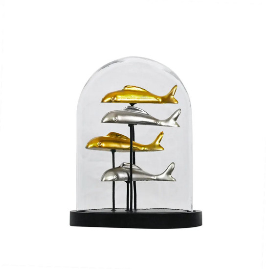 Imagem CÚPULA EM VIDRO COM PEIXES EM RESINA DOURADO E PRATEADO COM BASE MADEIRA PRETO 17X12X22CM 