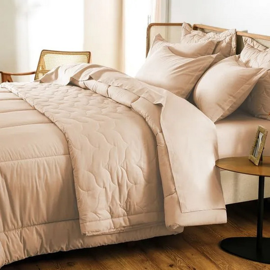 Imagem COLCHA QUEEN COM 2 PORTA TRAVESSEIROS 200 FIOS TOM PÉTALA