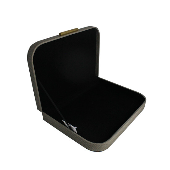 Imagem CAIXA DECORATIVA EM CORINO E MDF CINZA 6X33X25 CM