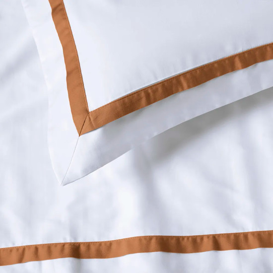 Imagem JOGO DE CAMA KING 4 PEÇAS VERCELLI EM ALGODÃO BRANCO/VECCHIO - TRUSSARDI