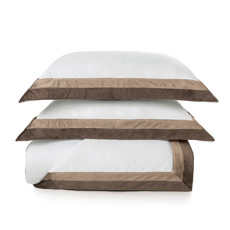 Imagem de COLCHA COM PORTA TRAVESSEIROS KING 100% ALGODÃO GIULIANO LEGNO NOCCIOLA - TRUSSARDI - Karsten S.A 