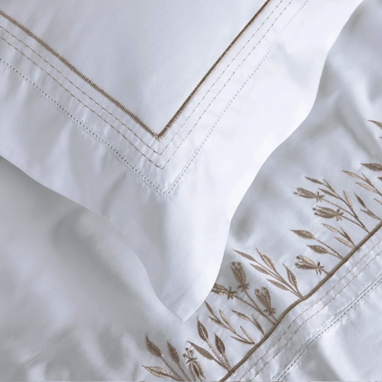 Imagem JOGO DE CAMA FLORA QUEEN 300 FIOS 100% ALGODÃO BRANCO - TRUSSARDI