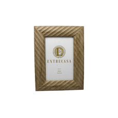 Imagem de PORTA-RETRATO EM MDF COM BORDA TEXTURA LISTRADA MARROM 21X16X2 - ENTRECASA - Inverno Verao Comercio De Modas E Decoracao Eireli