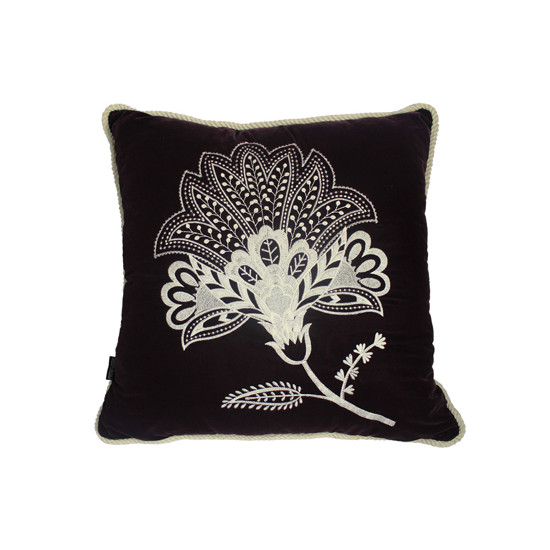 Imagem ALMOFADA AVELUDADA ITALI UVA DETALHES BORDADOS 52X52CM EM POLIÉSTER - DECORTEXTIL